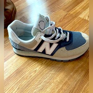 Men’s New Balance Sneakers.